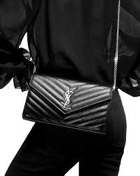 ขอคำแนะนำค่ะ รบกวนช่วยแนะนำกระเป๋า YSL 2 